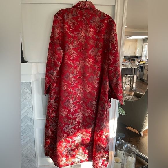 Red Satin Chinese Robe or Kimono - Picture 5 of 10